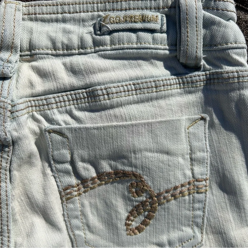 ZCO Women’s Light Wash Boot Cut Jeans - Picture 8 of 8